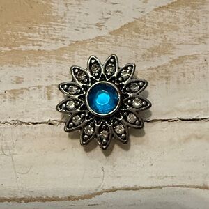 Silver Floral Ginger Snap with Blue Gem